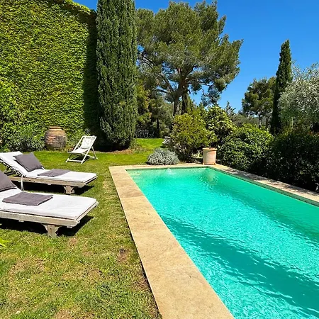 Villa Micea *